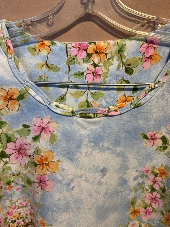 Floral Print Blue Garden Gazebo Women's Top - Picture 2 of 4